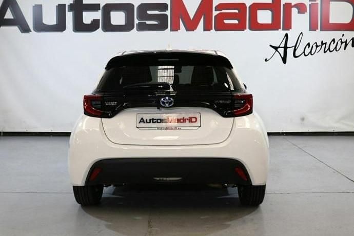 Usado Toyota Yaris Hybrid Active 116 CV (85 kW) 2021