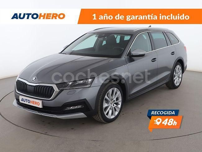Gris Usado 2023 Skoda Octavia Scout 4x4 Familiar | 28.799 € - Imagen 1/3