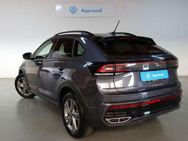 Usado VW Taigo R-line 116 CV (85 kW) 2024 Gris SUV