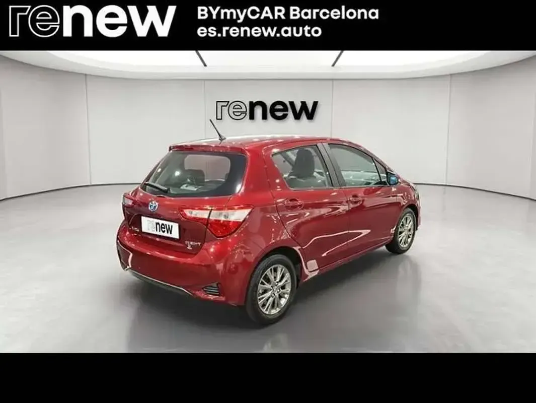 Usado Toyota Yaris Hybrid Advance 101 CV (74 kW) 2017 Burdeos Berlina