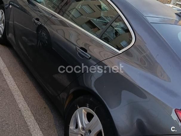 Gris / plata Usado 2010 Opel Insignia Edition Berlina | 5000 € (Precio justo) - Imagen 1/4