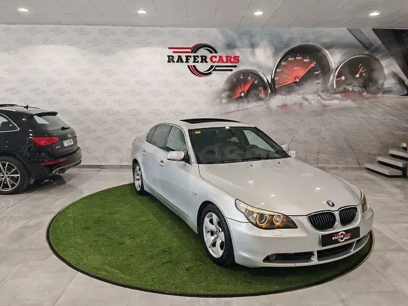 Usado BMW 530 Comfort Edition 218 CV (160 kW) 2004 Gris / plata Berlina