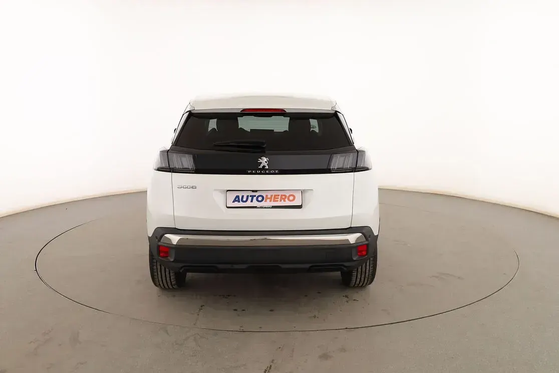 Usado Peugeot 3008 Allure 130 CV (95 kW) 2022 Blanco SUV