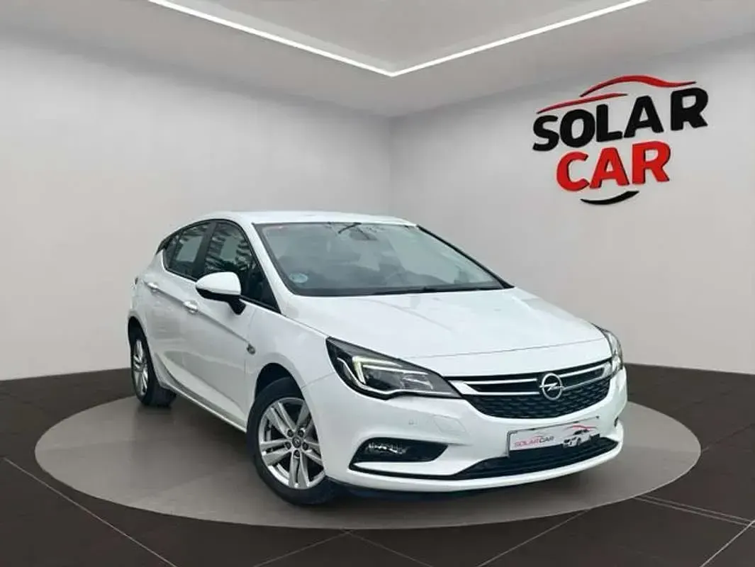 Usado Opel Astra S 110 CV (80 kW) 2019 Blanco Utilitario