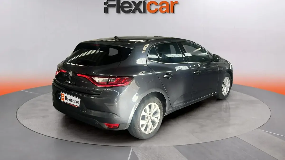 Usado Renault Mégane LIMITED 140 CV (102 kW) 2020 Gris Utilitario