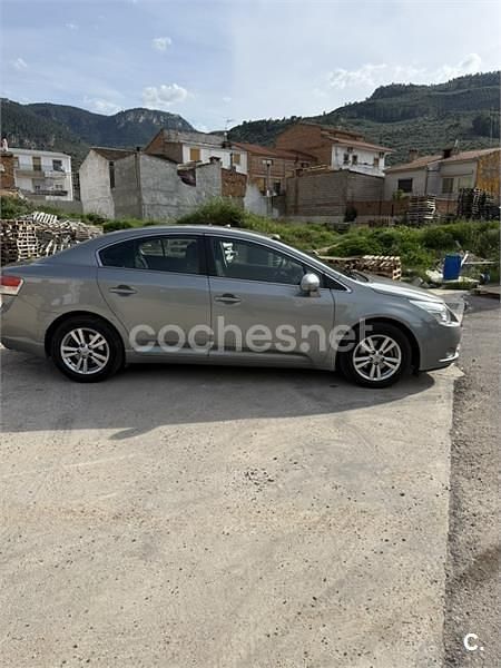 Usado Toyota Avensis Executive 147 CV (108 kW) 2009 Gris / plata Berlina