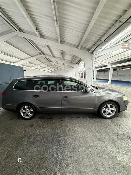 Usado VW Passat Advance 140 CV (102 kW) 2007 Gris / plata Familiar