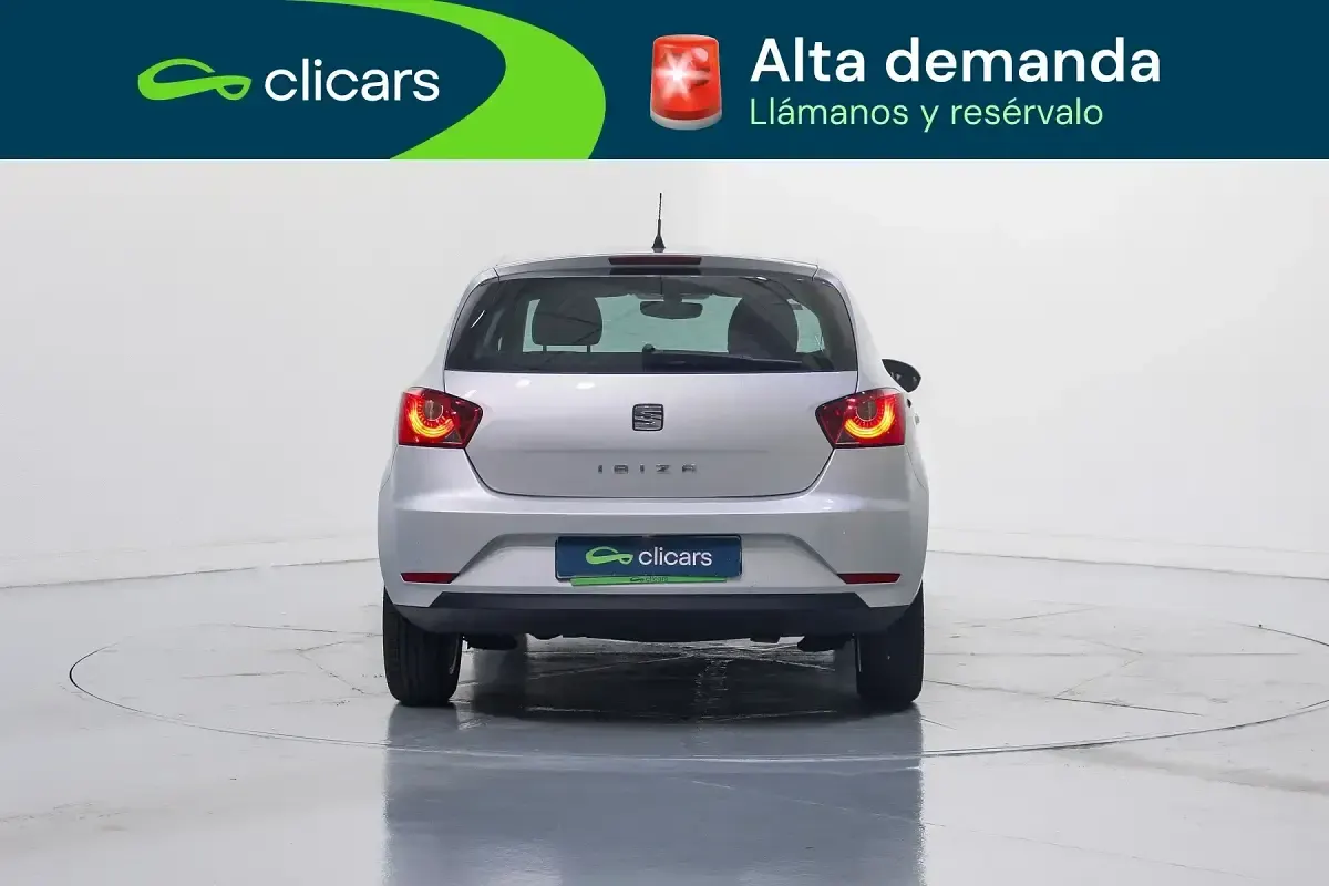 Usado Seat Ibiza Style 105 CV (77 kW) 2016 Gris / plata Berlina