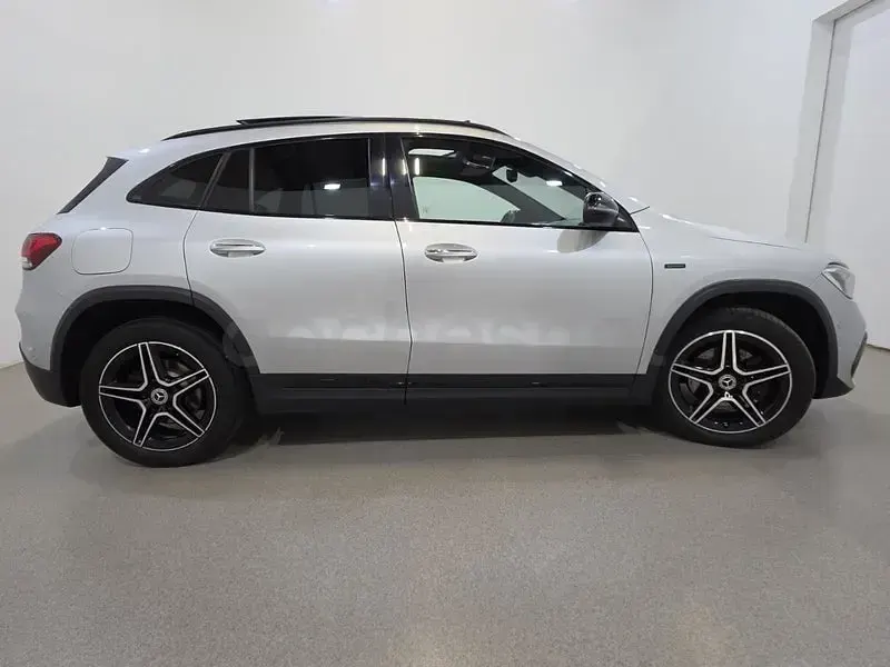 Usado Mercedes GLA250 218 CV (160 kW) 2021 Gris / plata SUV