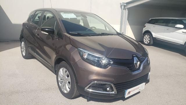Usado Renault Captur 90 CV (66 kW) 2015 Marrã³n SUV