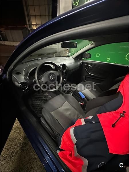 Usado Seat Ibiza Sport 100 CV (73 kW) 2002 Azul Berlina