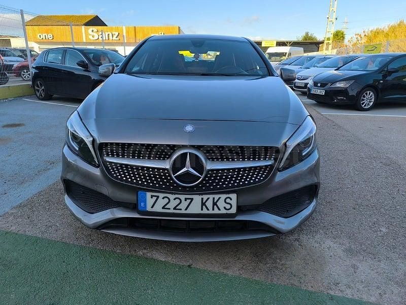 Usado Mercedes A200 136 CV (100 kW) 2018 Gris / plata Berlina