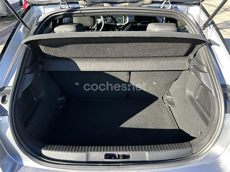 Usado Opel Mokka Ultimate 130 CV (95 kW) 2022 Gris / plata SUV