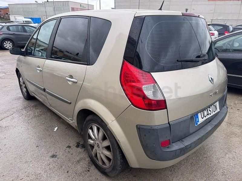 Usado Renault Scénic II Dynamique 105 CV (77 kW) 2006 Gris / plata Monovolumen