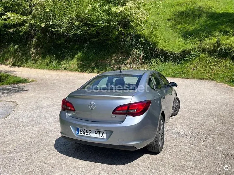 Brugt Opel Astra Selective 110 HK (80 kW) 2013 Grå Sedan