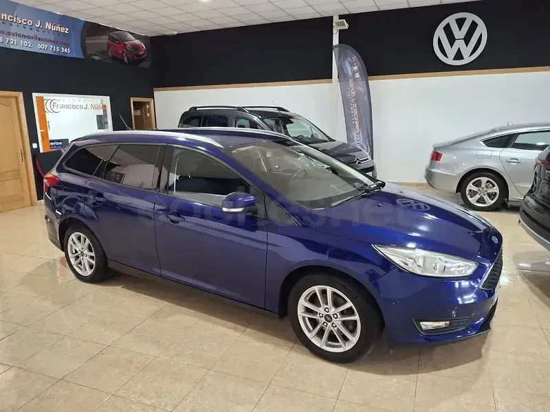 Usado Ford Focus Business Edition 125 CV (91 kW) 2016 Azul Familiar