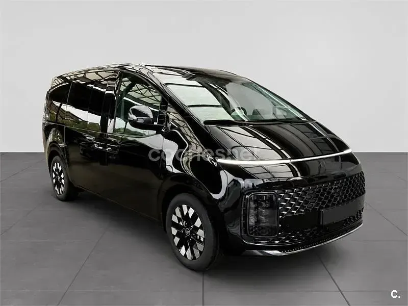 Usado Hyundai Staria Style 225 CV (165 kW) 2026 Negro Monovolumen