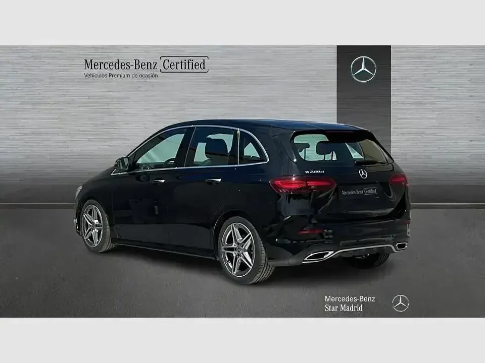 Usado Mercedes B200 AMG line 150 CV (110 kW) 2024 Negro Utilitario