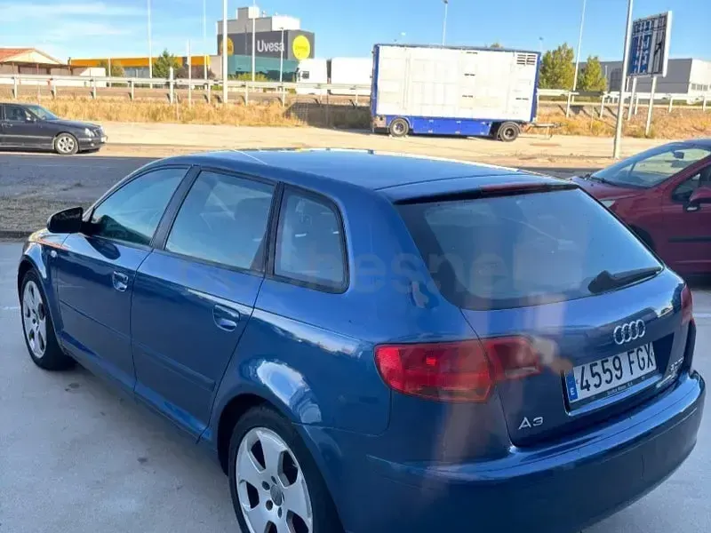 Usado Audi A3 Ambition 140 CV (102 kW) 2006 Azul Utilitario