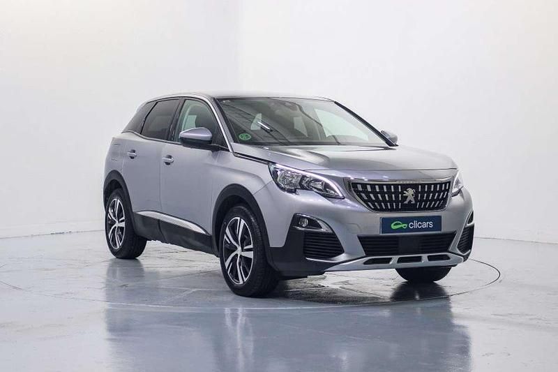 Usado Peugeot 3008 Allure 131 CV (96 kW) 2019 Gris SUV