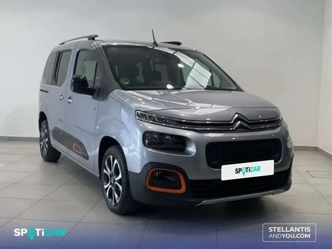 Usado Citroën Berlingo Shine 102 CV (75 kW) 2021 Gris Monovolumen