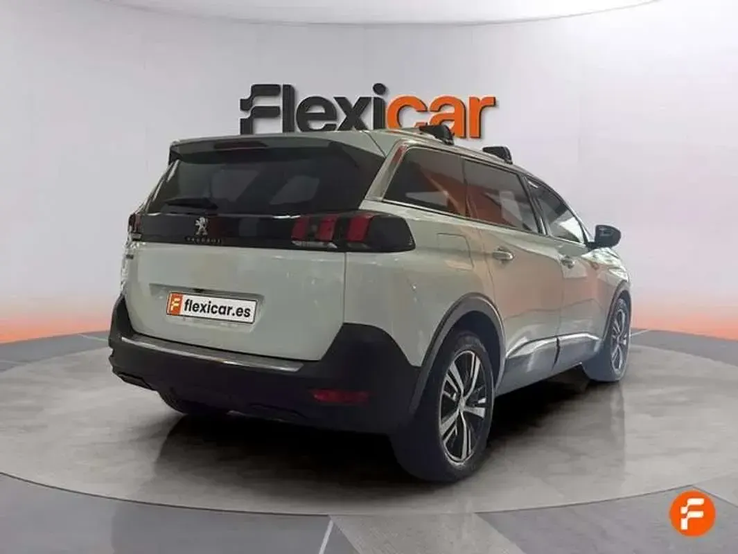 Usado Peugeot 5008 Active 131 CV (96 kW) 2019 Blanco SUV