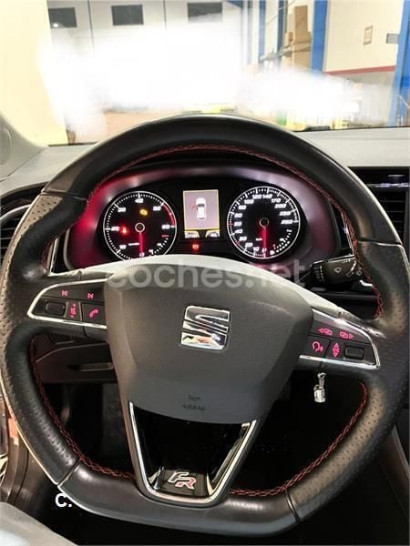 Usado Seat Leon Ecomotive 110 CV (80 kW) 2014 Gris / plata Berlina