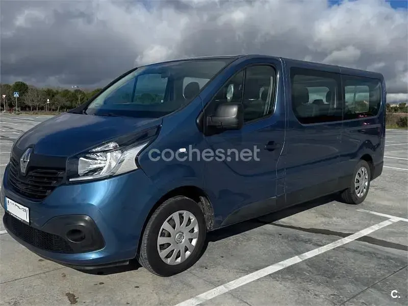 Usado Renault Trafic 170 CV (125 kW) 2018 Azul Monovolumen