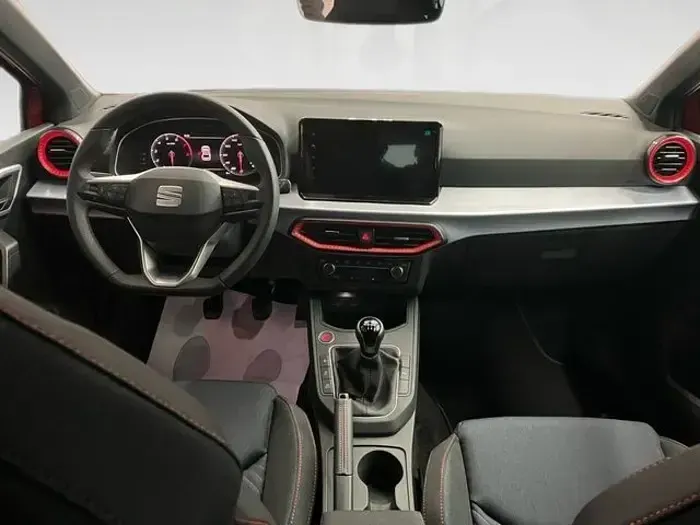 Usado Seat Ibiza FR 115 CV (84 kW) 2025 Rojo Utilitario