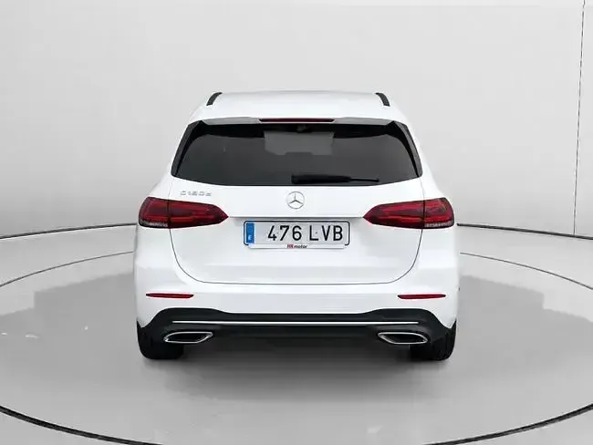 Usado Mercedes B180 116 CV (85 kW) 2021 Blanco Utilitario