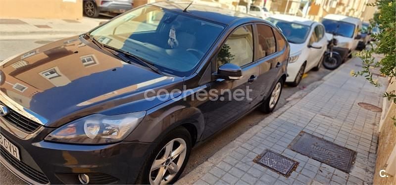 Granate Usado 2010 Ford Focus Titanium Berlina | 3500 € (Precio justo) - Imagen 1/4
