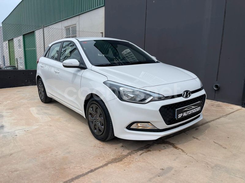Blanco Usado 2018 Hyundai i20 Berlina | 10.800 € (Precio justo) - Imagen 1/4