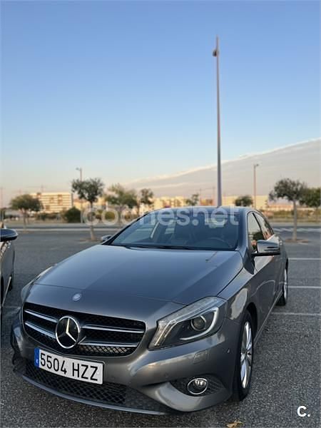 Gris / plata Usado 2014 Mercedes A180 Style Berlina | 12.000 € (Caro) - Imagen 1/4