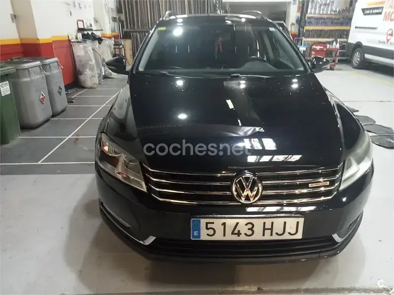 Usado VW Passat Advance 105 CV (77 kW) 2012 Negro Familiar