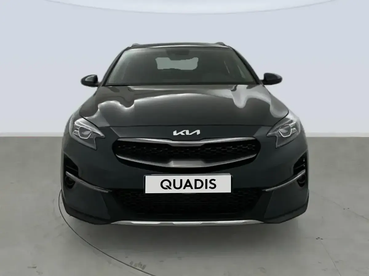 Usado Kia XCeed 120 CV (88 kW) 2022 Gris SUV