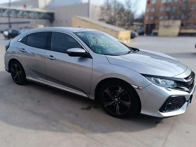 Usado Honda Civic Elegance 129 CV (94 kW) 2018 Gris Utilitario