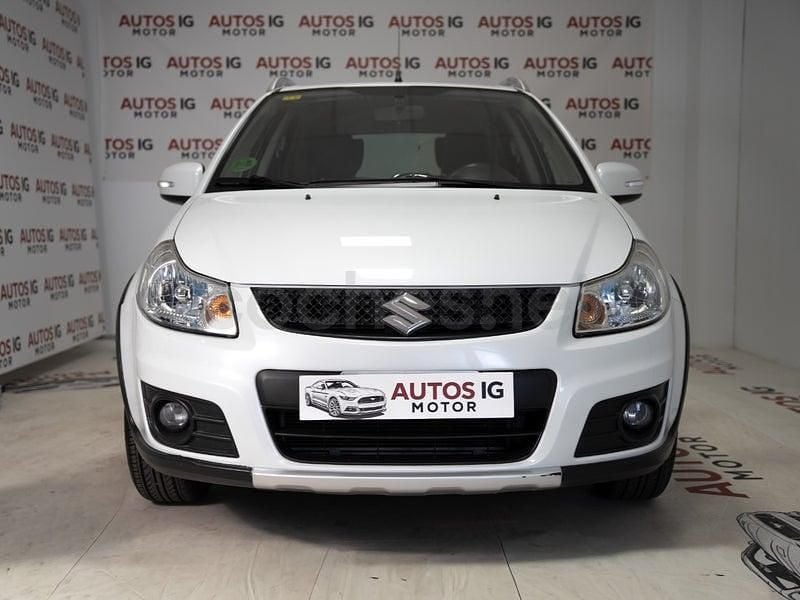 Usado Suzuki SX4 GLX 120 CV (88 kW) 2012 Blanco SUV