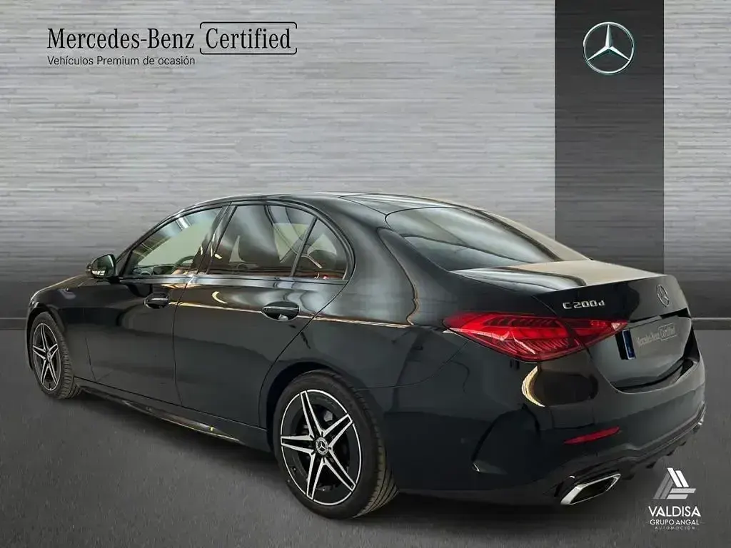 Usado Mercedes C200 AMG line 184 CV (135 kW) 2024 Negro obsidiana Berlina