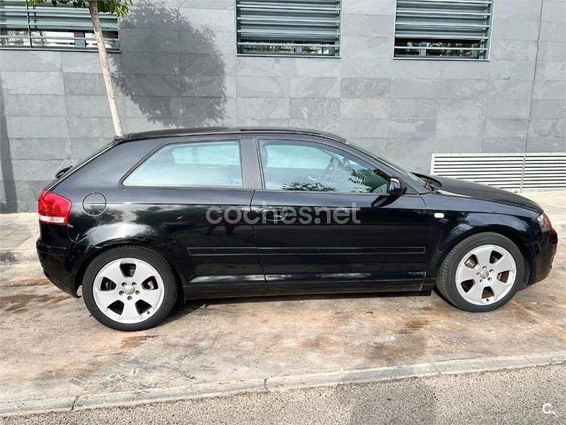 Negro Usado 2007 Audi A3 Ambition Berlina | 4300 € (Precio justo) - Imagen 1/4