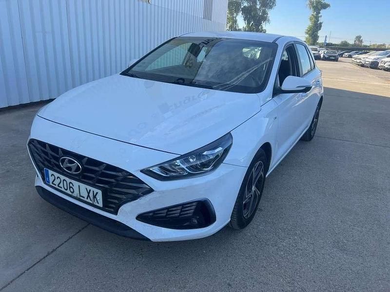 Blanco Usado 2022 Hyundai i30 Utilitario | 12.490 € (Precio justo) - Imagen 1/4