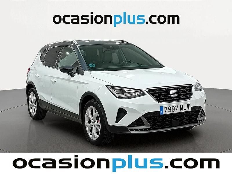 Usado Seat Arona FR 150 CV (110 kW) 2023 Blanco SUV