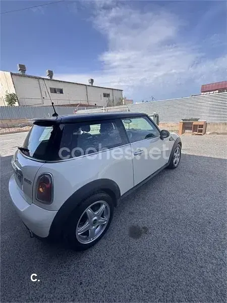 Usado Mini Cooper D 111 CV (81 kW) 2010 Beige Utilitario