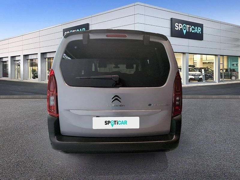 Usado Citroën Berlingo Shine 100 kW (136 CV) 2024 Gris Monovolumen