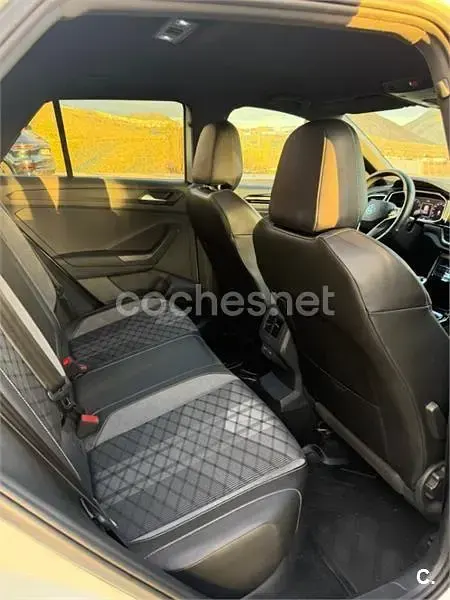 Usado VW T-Roc R-line 150 CV (110 kW) 2024 Blanco SUV
