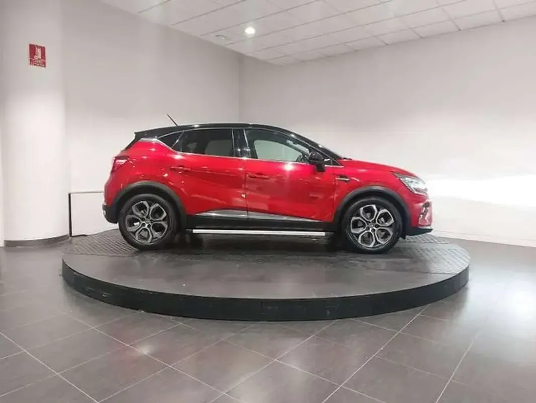 Usado Renault Captur Zen 145 CV (106 kW) 2022 Rojo SUV