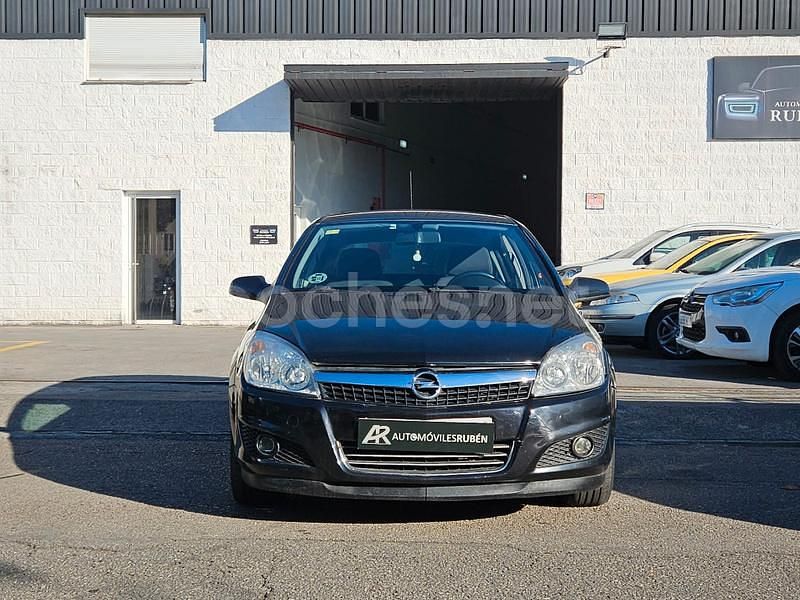 Usado Opel Astra Cosmo 110 CV (80 kW) 2009 Negro Berlina