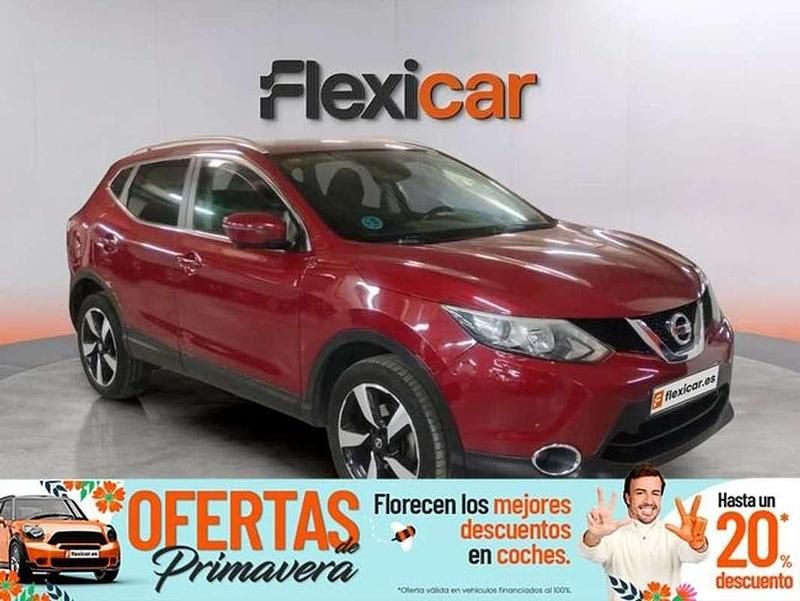 Usado Nissan Qashqai N-Connecta 110 CV (80 kW) 2017 Rojo SUV