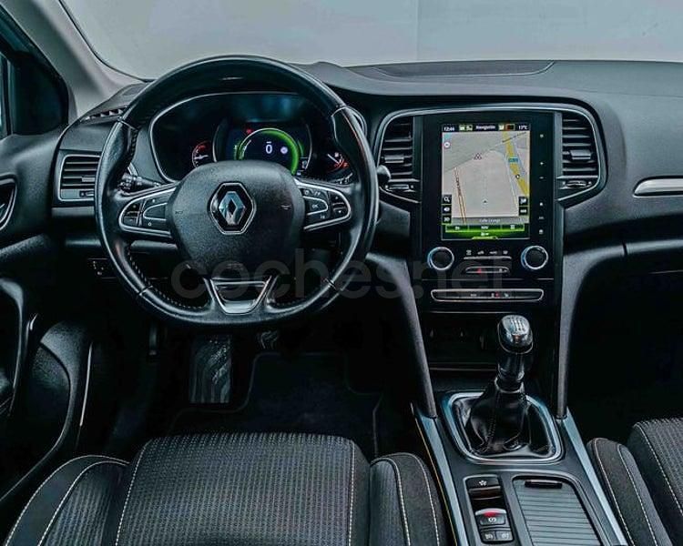 Usado Renault Mégane GrandTour Zen 115 CV (84 kW) 2019 Gris / plata Familiar