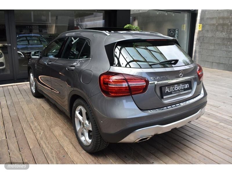 Usado Mercedes GLA200 Urban 156 CV (114 kW) 2017 Gris SUV