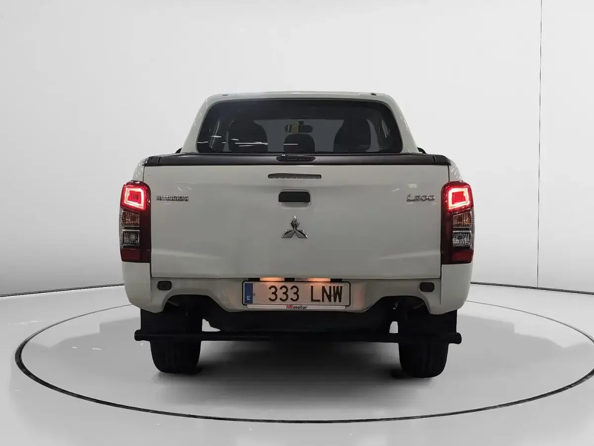 Usado Mitsubishi L200 150 CV (110 kW) 2021 Blanco Pickup/Camioneta